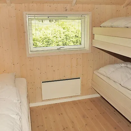 7 Person In Ansager-by Traum