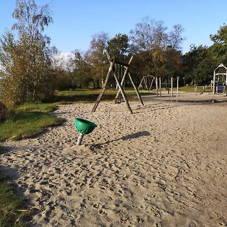 7 Person In Ansager-by Traum Ansager